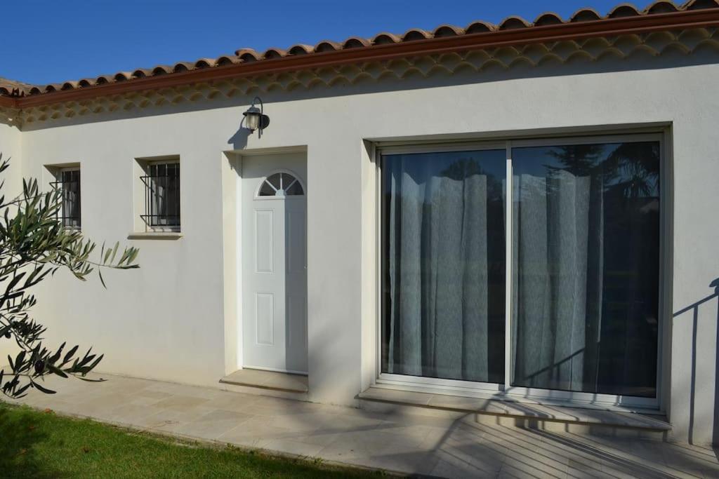 Joli Appartement Au Calme Entre Nimes Et Avignon Meynes Екстериор снимка